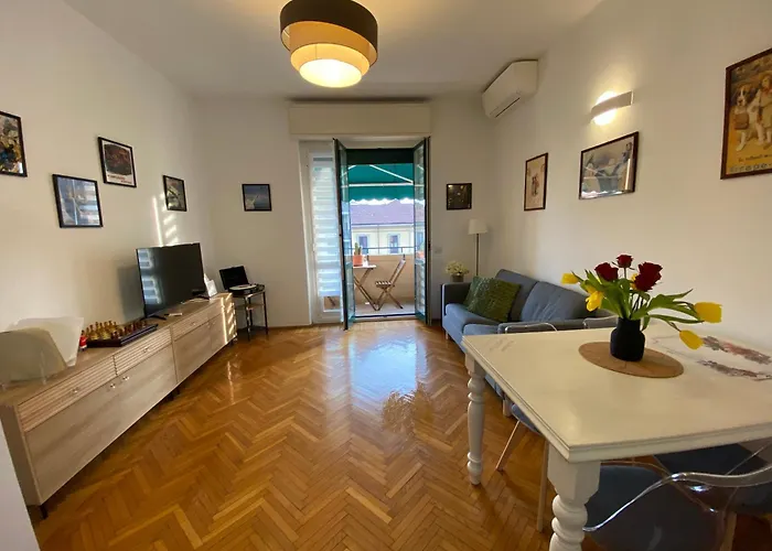 Daniela\'S Spazioso Appartamento Ai Navigli